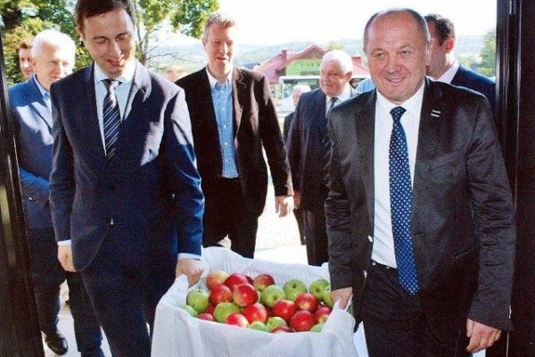 Promocja wspaniałych polskich jabłek z prezesem PSL Władysławem Kosiniakiem Kamyszem